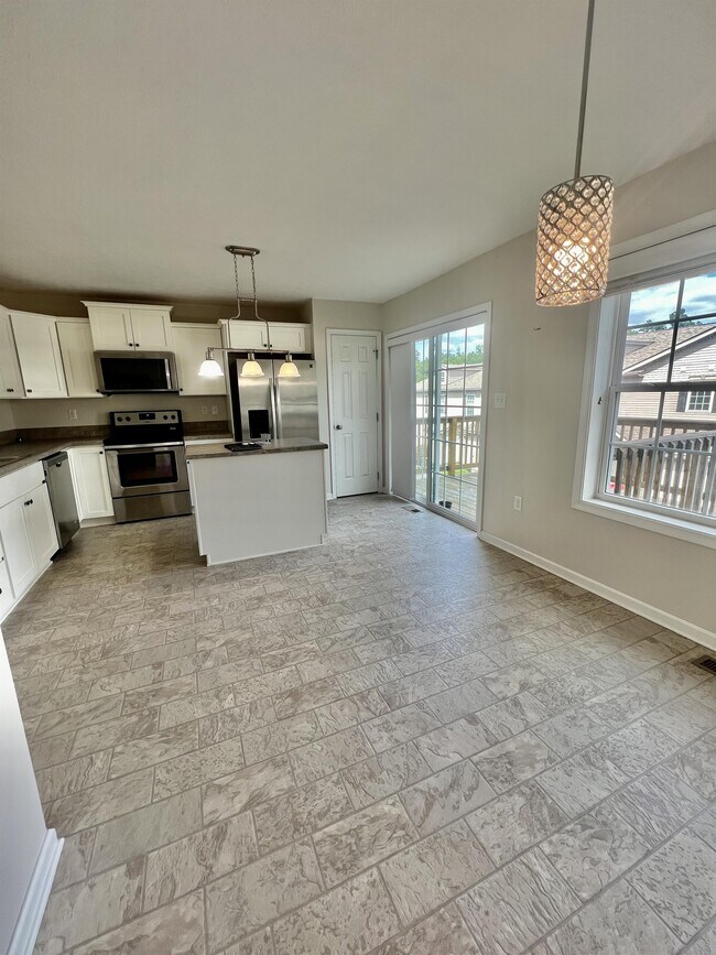 Foto del edificio - 40 Barrington Ct