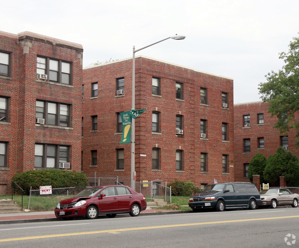 7440 Georgia, ¡alejado Apartaments - 7440 Georgia Ave NW