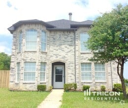 Building Photo - 1703 Bluffview Dr