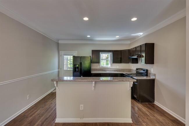 Building Photo - 1579 Laurel Park Pl SW