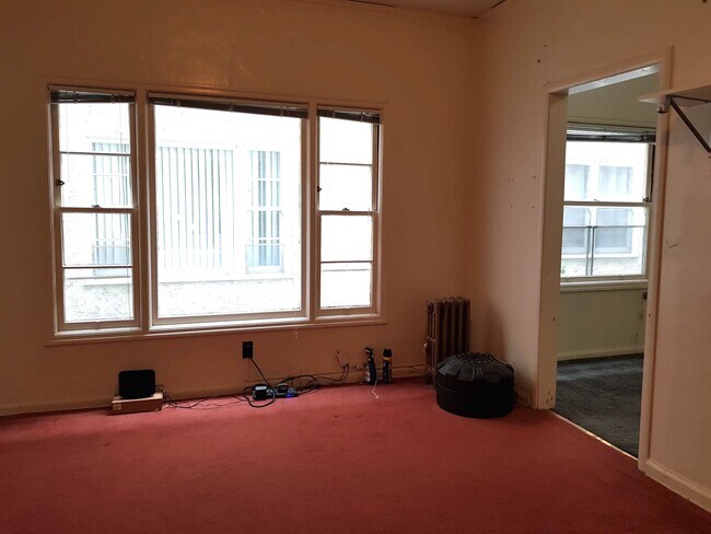Hall - 2514 Piedmont Ave