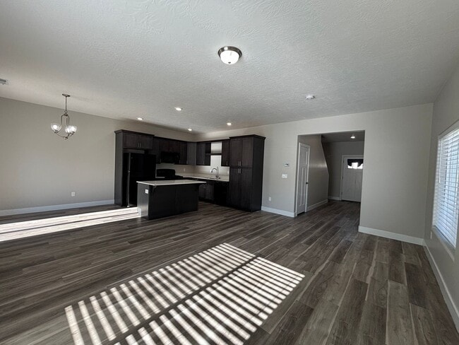 Foto del edificio - DARLING TWO BEDROOM TOWNHOME IN CEDAR CITY!