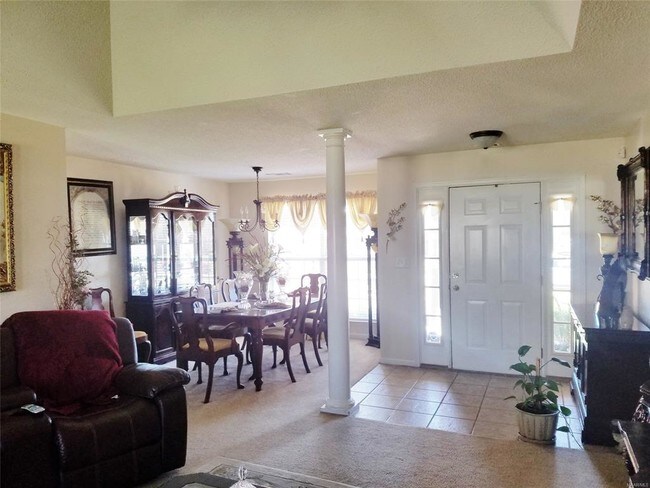 Building Photo - 5512 Thoroughbred Ct
