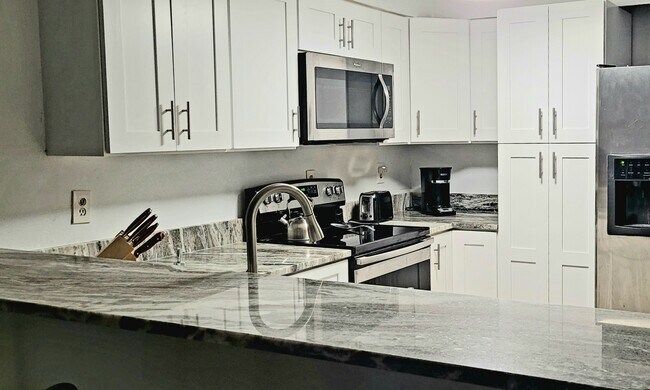 Building Photo - 3460 N Key Dr