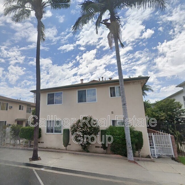 Building Photo - 6445 Templeton St