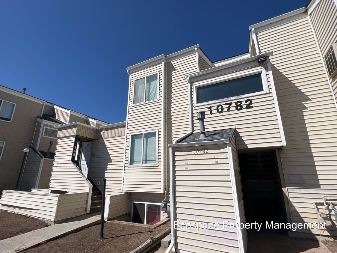 Primary Photo - Studio Apartment in High Hollows Condominiums