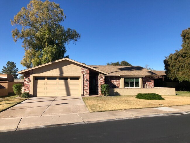 Foto del edificio - Welcome to this charming 2-bedroom, 2-bathroom house located in Leisure World a 45+ Active Adult ...