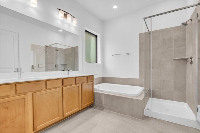 Building Photo - 10607 Katherine Lk Dr