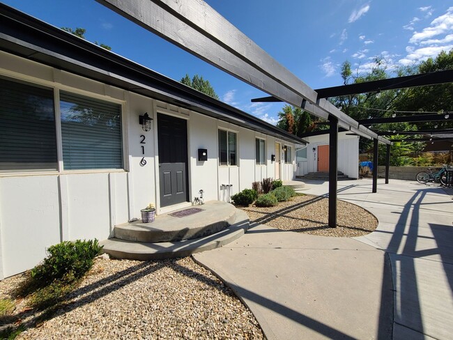 Foto del edificio - Charming 1 bed 1 bath in the heart of Bois...
