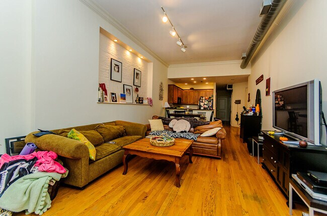 Foto del edificio - 166 W Grand Ave