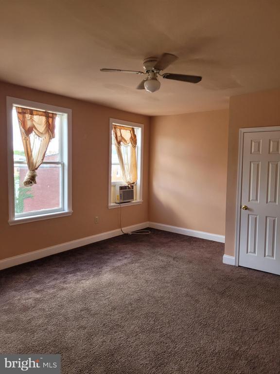 Foto principal - 1433 W Lombard St