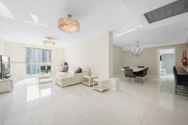 Foto del edificio - 19370 Collins Ave