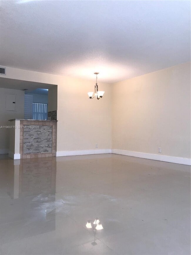 Foto del edificio - 3100 Riverside Dr