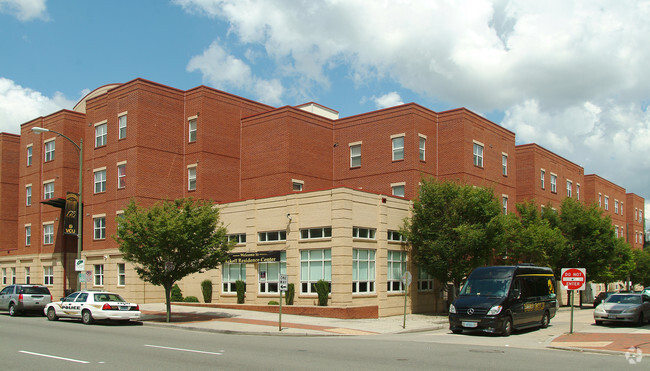 Foto del edificio - Ackell Residence Center