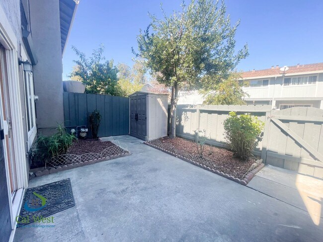 Building Photo - $3495 - Remodeled 3 bed 1.5 bath near Cupe...