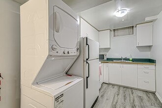 Building Photo - 1424 Rose Haven Rd