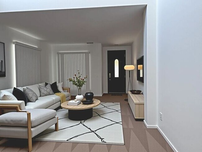 Foto del edificio - Situated In a Quiet Community Of Santa Cla...