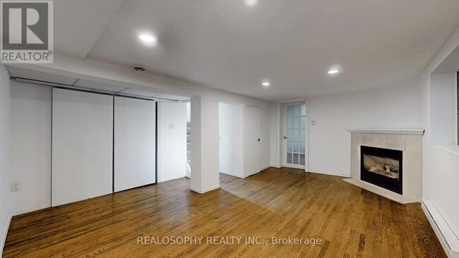 Building Photo - 827 Kingston Rd