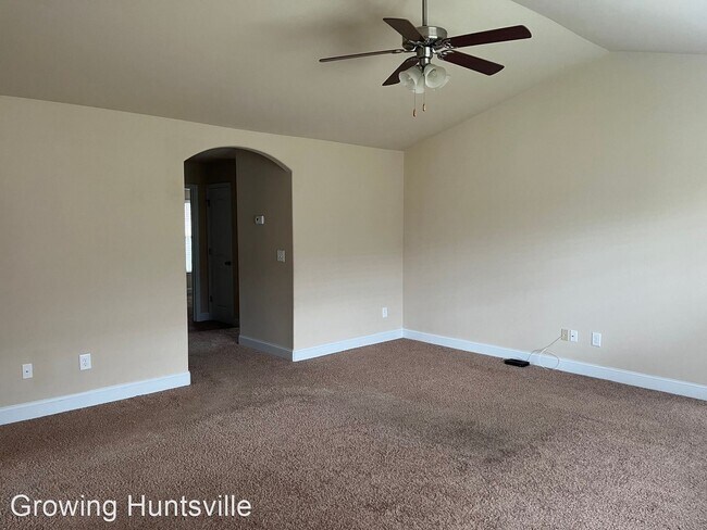 Foto del edificio - 3 br, 2 bath House - 142 Harold Murphy Dr