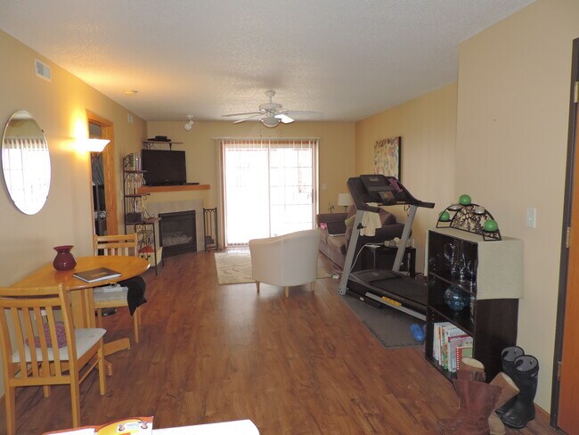 Foto del edificio - 20 Cherry Ct