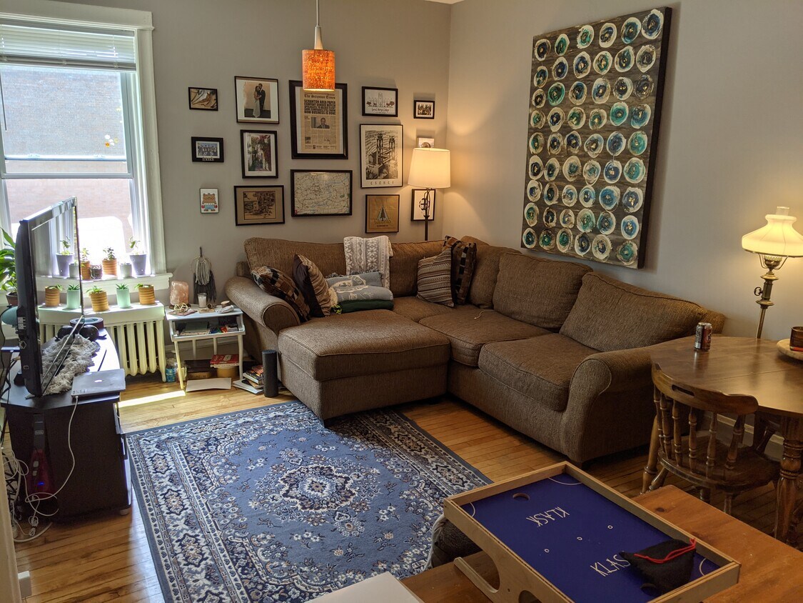 Foto principal - 2200 N California Ave
