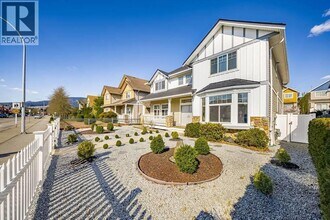 Building Photo - 1096 Riverside Dr