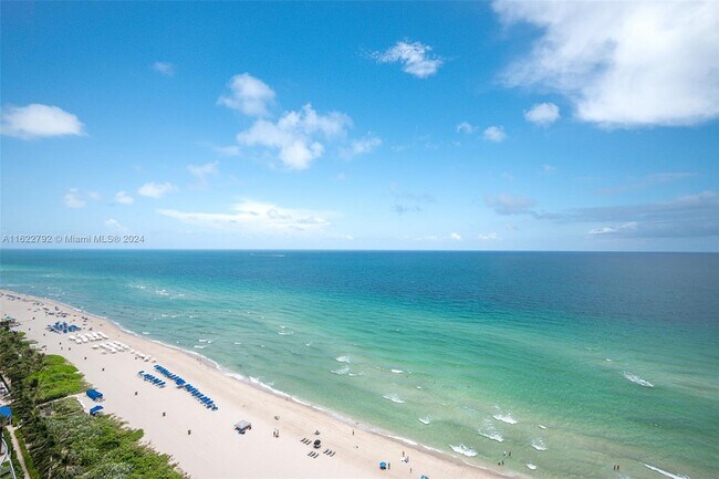 Building Photo - 17121 Collins Ave