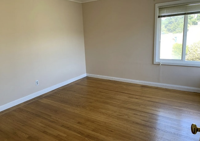 Photo - 500 87th St House