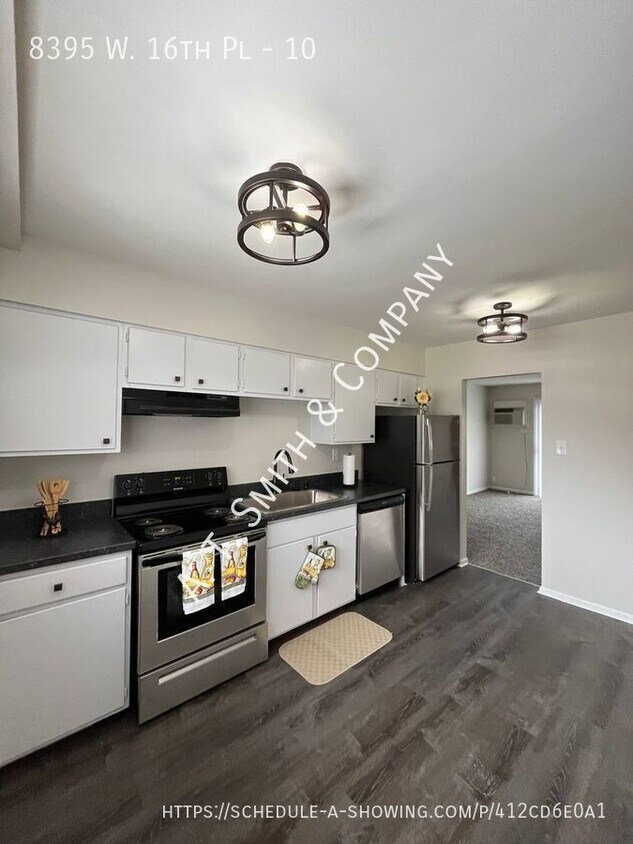 Foto principal - 8395 W 16th Pl