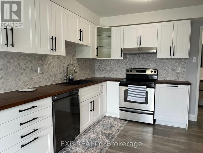 Building Photo - 454-454 Janefield Ave