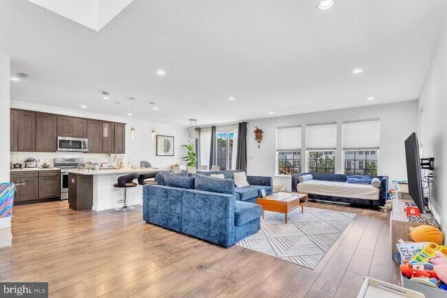 Foto del edificio - 1 Larkspur Ln