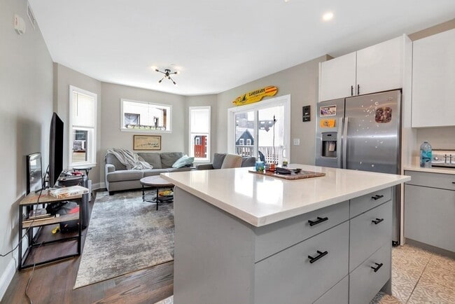 Foto del edificio - 774 Columbia Rd