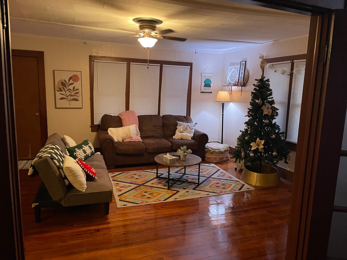 Living room - 110 W 10th St