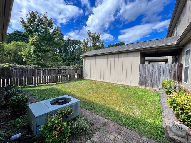 Foto del edificio - Gardens at Gatewood Townhome