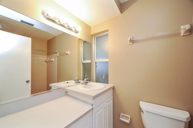 Foto del edificio - 3219 N Osprey Ave
