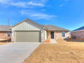 Building Photo - 1702 Highland Loop