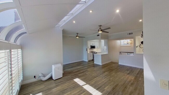 Building Photo - 16055 Surprise Ln