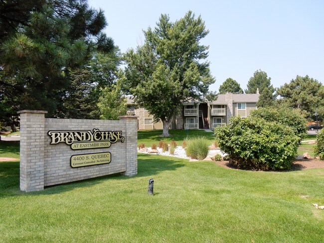 Foto del edificio - 4400 S Quebec St