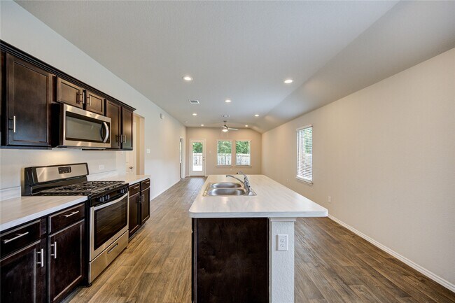 Foto del edificio - 16937 Rich Pines Dr