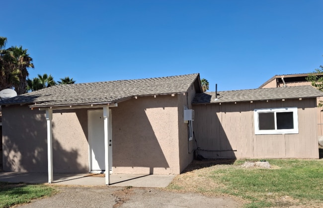 Building Photo - 6006 S Central Ave