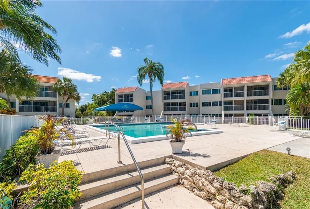 120 Lakeview Dr Unit 301, Weston, FL 33326 Condo for Rent in Weston