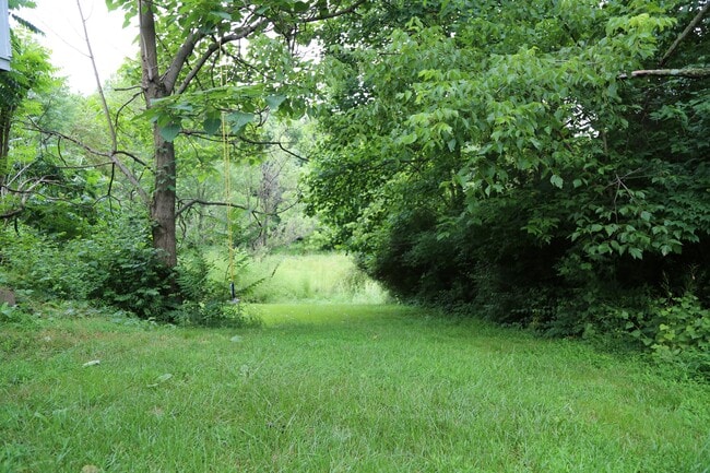 Building Photo - 12945 Pinecrest road