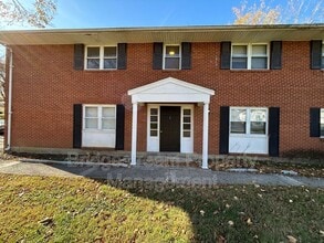 Building Photo - 1901 Hazel Ave