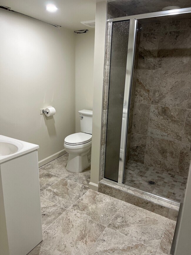 Foto del edificio - 24671 Parklawn St
