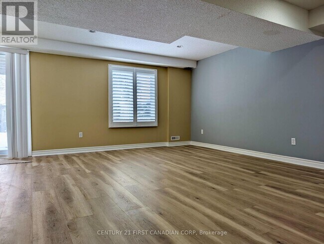 Building Photo - 924 Guildwood Blvd