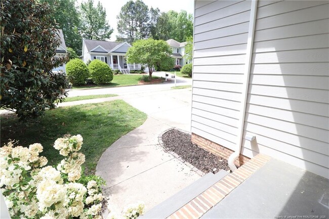 Building Photo - 203 Abbey Oak Ln