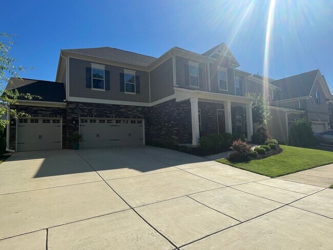 Foto del edificio - Beautiful 5BR/4BA Home Available in Fort M...