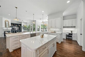 Building Photo - 350 Silverwood Cir