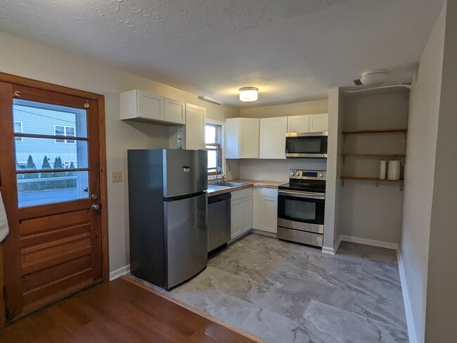 Building Photo - 106 Lucas Dr
