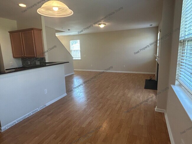 Building Photo - 1331 Lombar St